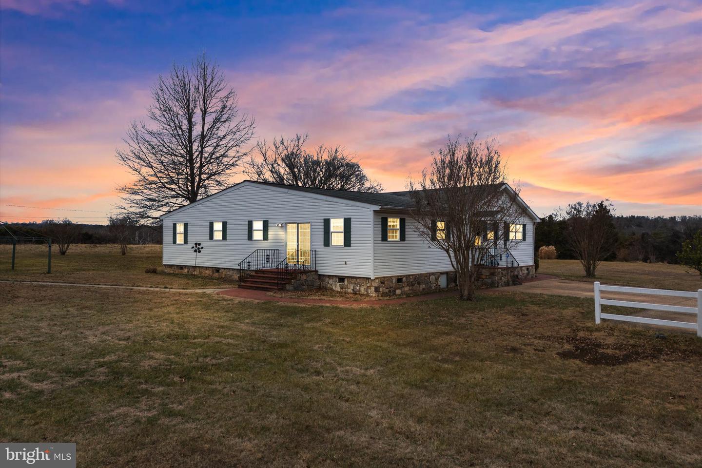 14917-A COMPTON RD, CENTREVILLE, Virginia 20121, 4 Bedrooms Bedrooms, ,2 BathroomsBathrooms,Residential,For sale,14917-A COMPTON RD,VAFX2282288 MLS # VAFX2282288