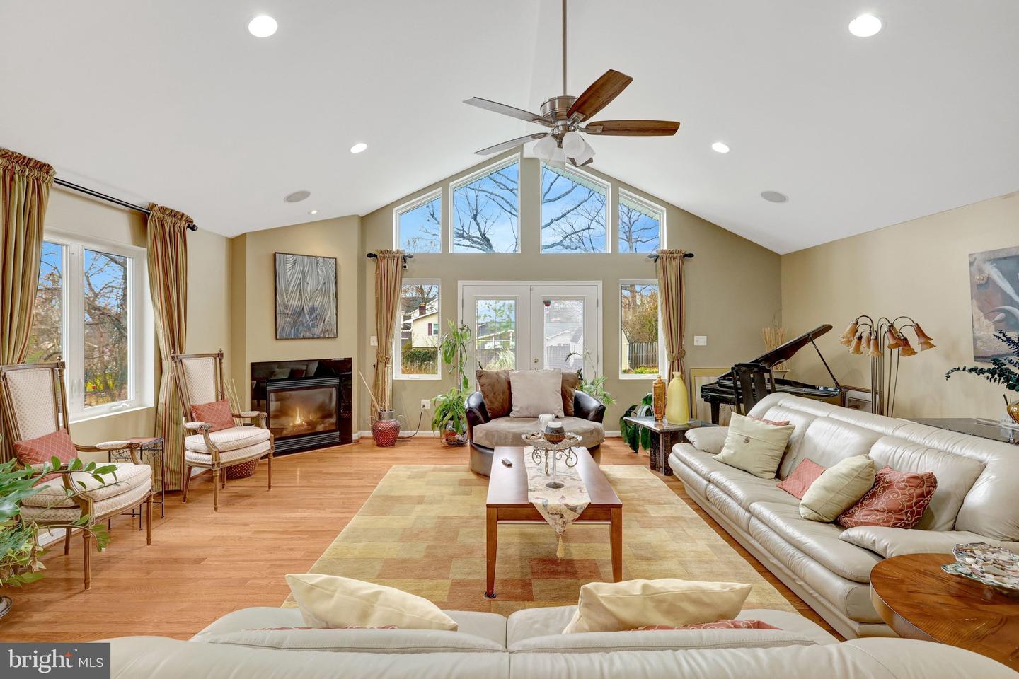 226 TALAHI RD SE, VIENNA, Virginia 22180, 6 Bedrooms Bedrooms, ,4 BathroomsBathrooms,Residential,For sale,226 TALAHI RD SE,VAFX2282420 MLS # VAFX2282420