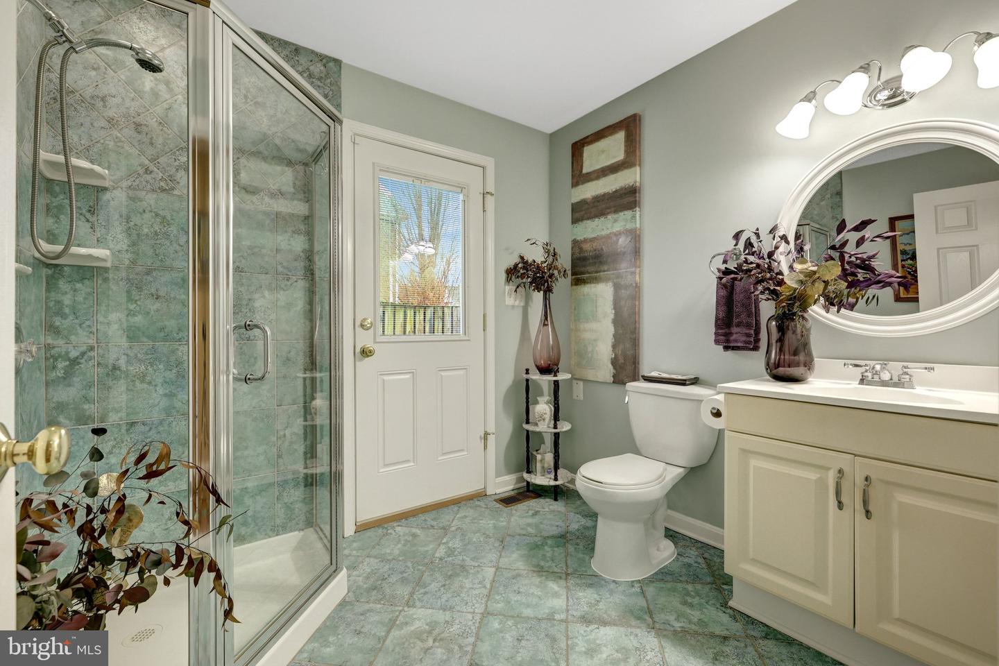 226 TALAHI RD SE, VIENNA, Virginia 22180, 6 Bedrooms Bedrooms, ,4 BathroomsBathrooms,Residential,For sale,226 TALAHI RD SE,VAFX2282420 MLS # VAFX2282420