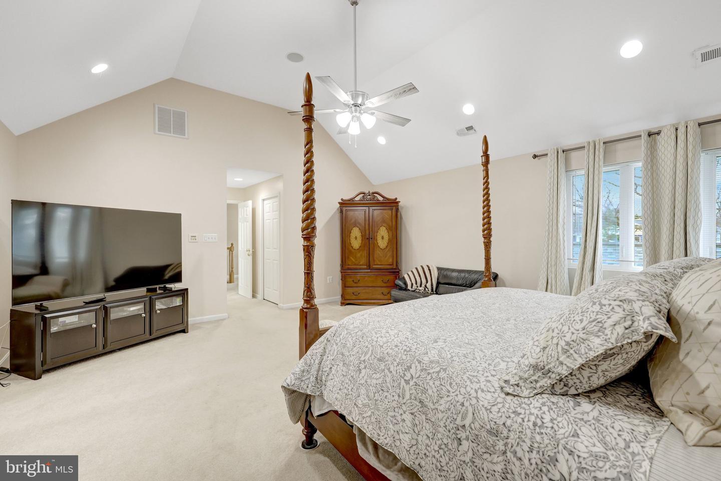 226 TALAHI RD SE, VIENNA, Virginia 22180, 6 Bedrooms Bedrooms, ,4 BathroomsBathrooms,Residential,For sale,226 TALAHI RD SE,VAFX2282420 MLS # VAFX2282420