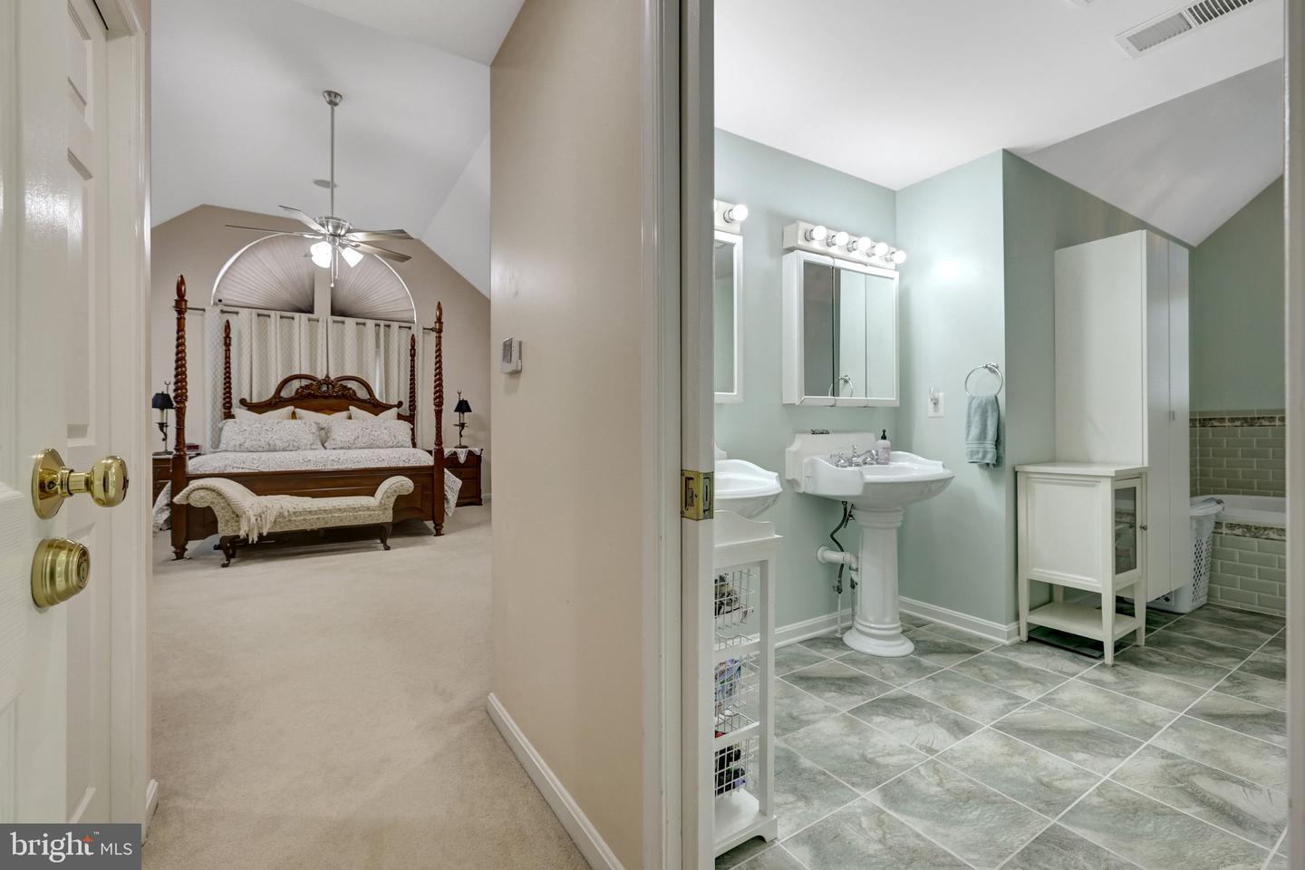 226 TALAHI RD SE, VIENNA, Virginia 22180, 6 Bedrooms Bedrooms, ,4 BathroomsBathrooms,Residential,For sale,226 TALAHI RD SE,VAFX2282420 MLS # VAFX2282420