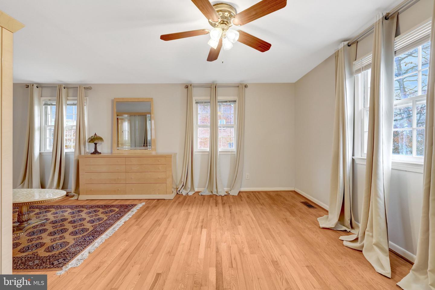 226 TALAHI RD SE, VIENNA, Virginia 22180, 6 Bedrooms Bedrooms, ,4 BathroomsBathrooms,Residential,For sale,226 TALAHI RD SE,VAFX2282420 MLS # VAFX2282420