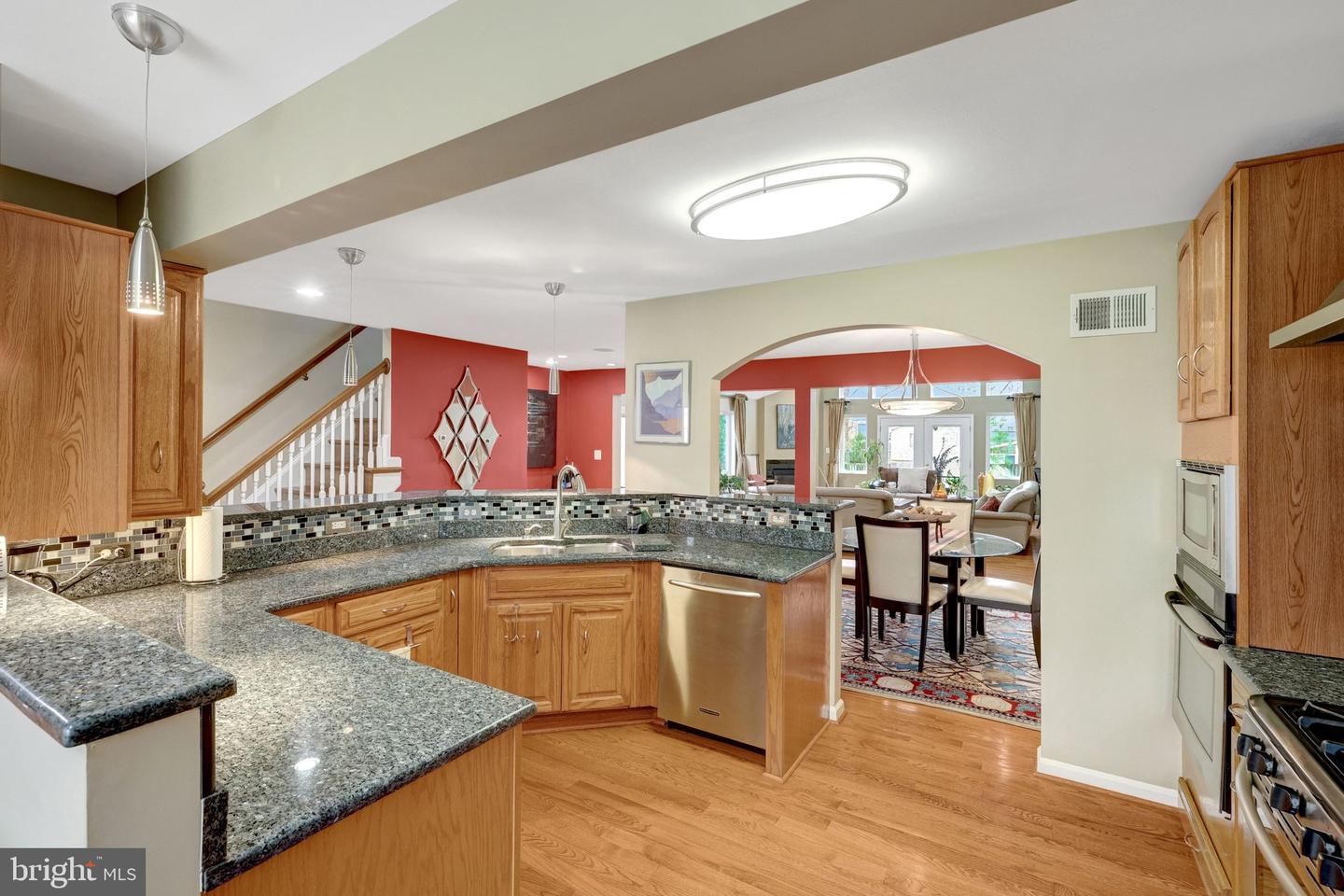 226 TALAHI RD SE, VIENNA, Virginia 22180, 6 Bedrooms Bedrooms, ,4 BathroomsBathrooms,Residential,For sale,226 TALAHI RD SE,VAFX2282420 MLS # VAFX2282420