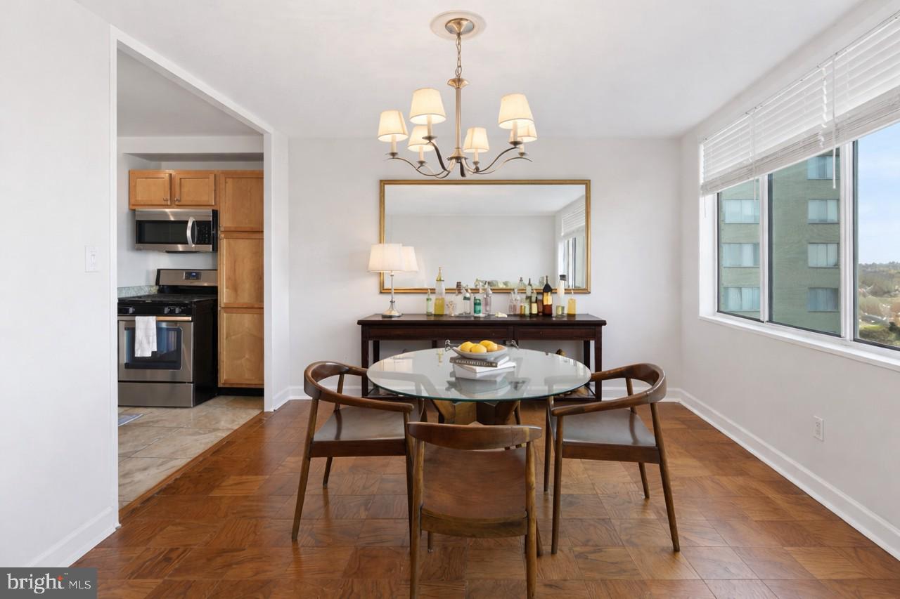 6621 WAKEFIELD DR #717, ALEXANDRIA, Virginia 22307, 2 Bedrooms Bedrooms, ,1 BathroomBathrooms,Residential,For sale,6621 WAKEFIELD DR #717,VAFX2282518 MLS # VAFX2282518