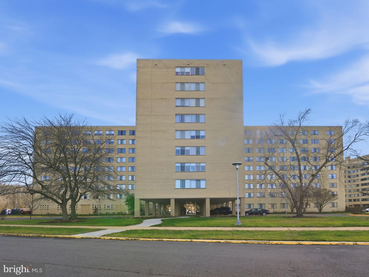 6621 WAKEFIELD DR #717, ALEXANDRIA, Virginia 22307, 2 Bedrooms Bedrooms, ,1 BathroomBathrooms,Residential,For sale,6621 WAKEFIELD DR #717,VAFX2282518 MLS # VAFX2282518