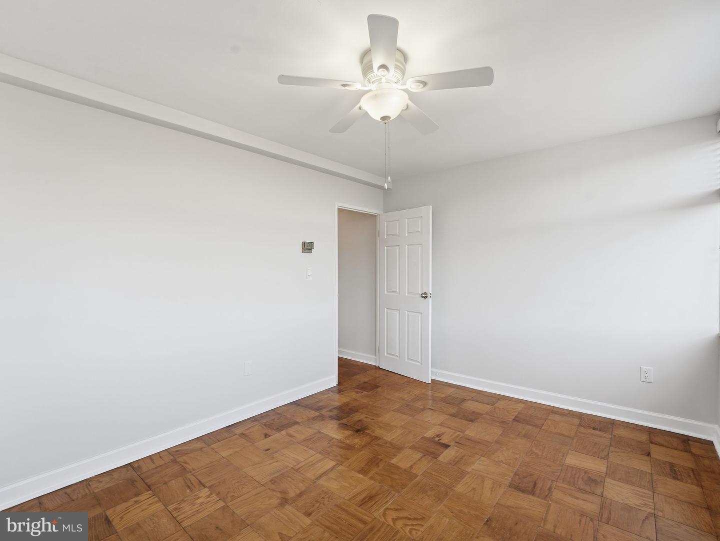 6621 WAKEFIELD DR #717, ALEXANDRIA, Virginia 22307, 2 Bedrooms Bedrooms, ,1 BathroomBathrooms,Residential,For sale,6621 WAKEFIELD DR #717,VAFX2282518 MLS # VAFX2282518