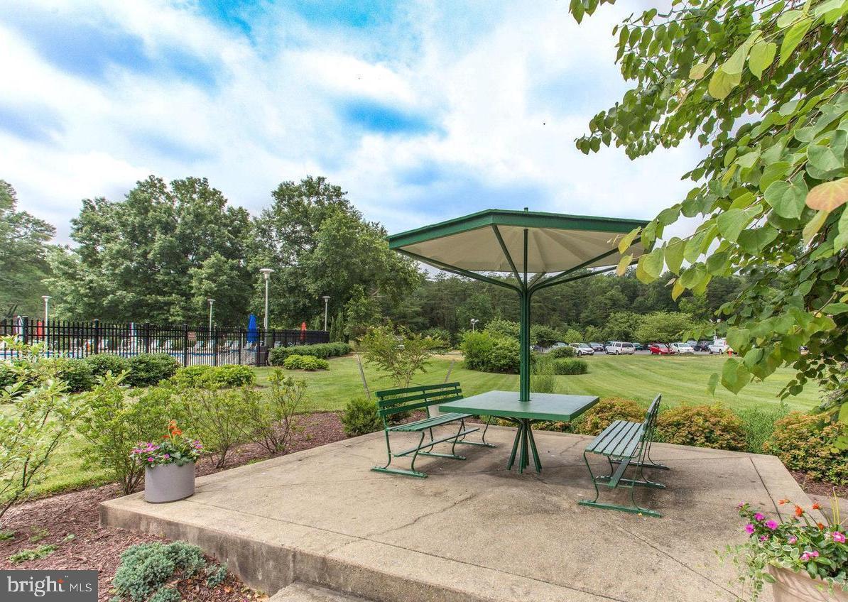 6621 WAKEFIELD DR #717, ALEXANDRIA, Virginia 22307, 2 Bedrooms Bedrooms, ,1 BathroomBathrooms,Residential,For sale,6621 WAKEFIELD DR #717,VAFX2282518 MLS # VAFX2282518