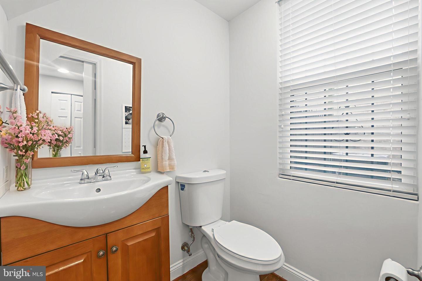 813 12TH ST NE, WASHINGTON, District Of Columbia 20002, 2 Bedrooms Bedrooms, ,1 BathroomBathrooms,Residential,For sale,813 12TH ST NE,DCDC2235034 MLS # DCDC2235034 813 12TH ST NE, WASHINGTON, District Of Columbia 20002, 2 Bedrooms Bedrooms, ,1 BathroomBathrooms,Residential,For sale,813 12TH ST NE,DCDC2235034 MLS # DCDC2235034