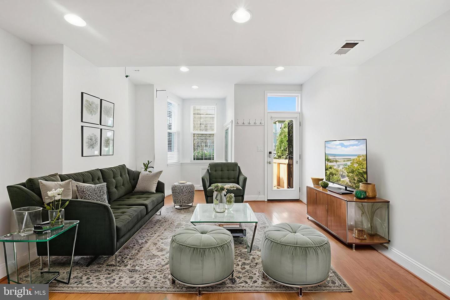 813 12TH ST NE, WASHINGTON, District Of Columbia 20002, 2 Bedrooms Bedrooms, ,1 BathroomBathrooms,Residential,For sale,813 12TH ST NE,DCDC2235034 MLS # DCDC2235034 813 12TH ST NE, WASHINGTON, District Of Columbia 20002, 2 Bedrooms Bedrooms, ,1 BathroomBathrooms,Residential,For sale,813 12TH ST NE,DCDC2235034 MLS # DCDC2235034