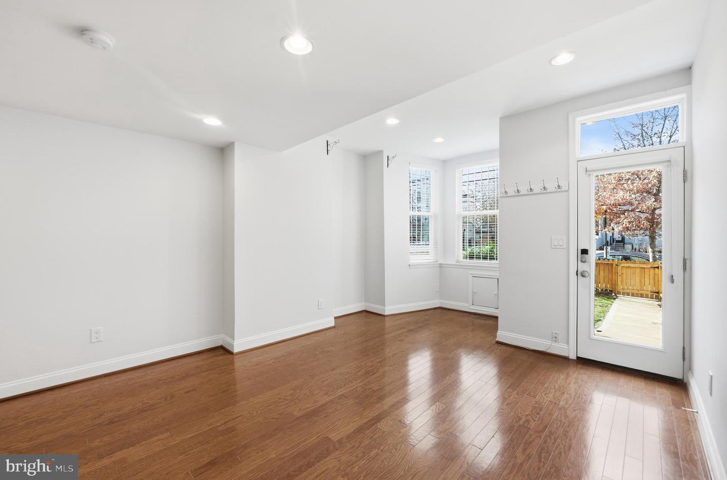 813 12TH ST NE, WASHINGTON, District Of Columbia 20002, 2 Bedrooms Bedrooms, ,1 BathroomBathrooms,Residential,For sale,813 12TH ST NE,DCDC2235034 MLS # DCDC2235034 813 12TH ST NE, WASHINGTON, District Of Columbia 20002, 2 Bedrooms Bedrooms, ,1 BathroomBathrooms,Residential,For sale,813 12TH ST NE,DCDC2235034 MLS # DCDC2235034