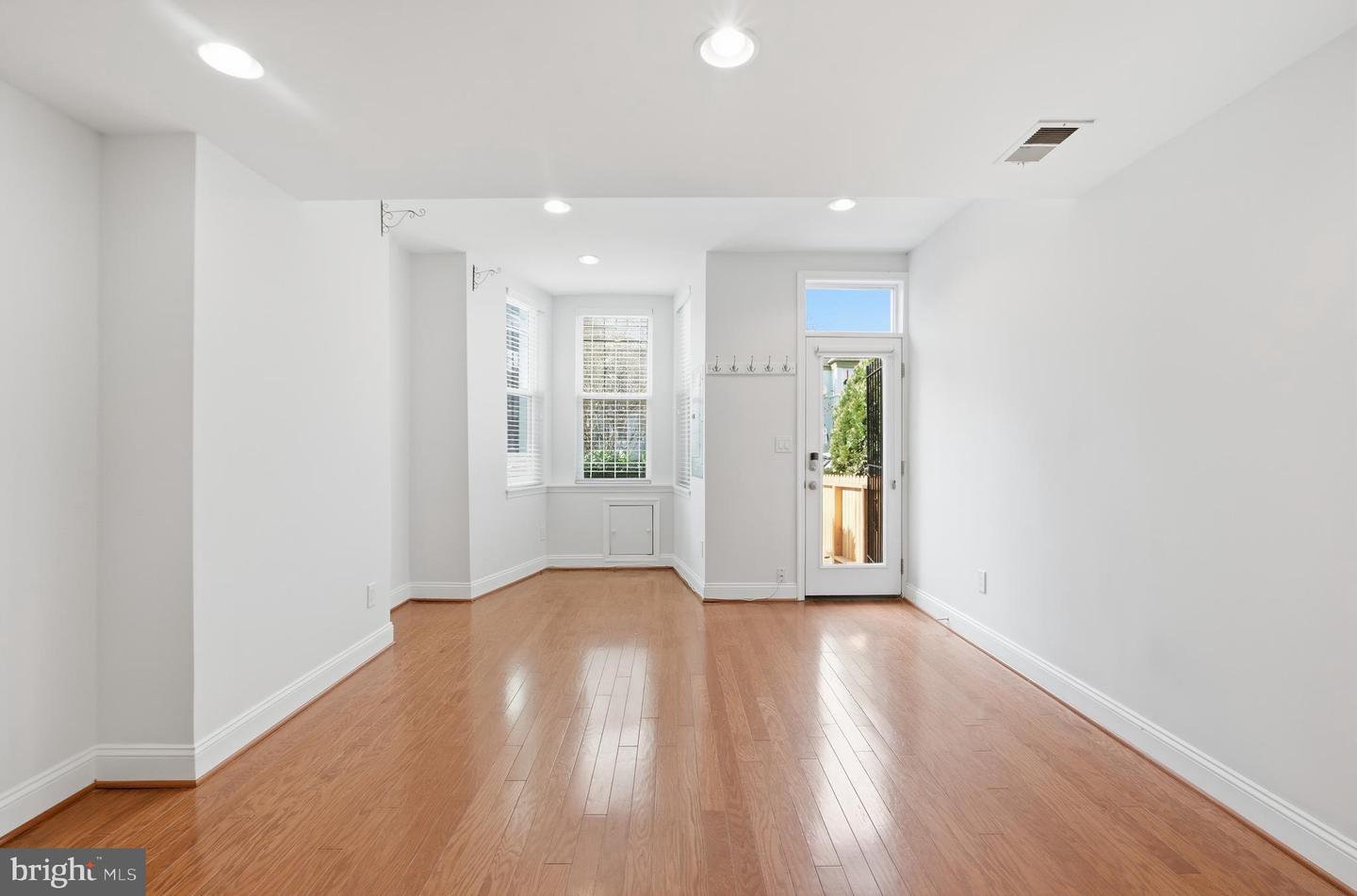 813 12TH ST NE, WASHINGTON, District Of Columbia 20002, 2 Bedrooms Bedrooms, ,1 BathroomBathrooms,Residential,For sale,813 12TH ST NE,DCDC2235034 MLS # DCDC2235034 813 12TH ST NE, WASHINGTON, District Of Columbia 20002, 2 Bedrooms Bedrooms, ,1 BathroomBathrooms,Residential,For sale,813 12TH ST NE,DCDC2235034 MLS # DCDC2235034