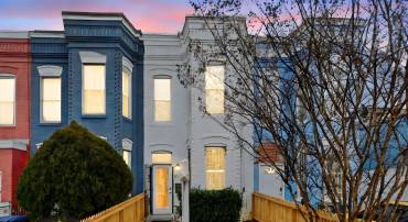 813 12TH ST NE, WASHINGTON, District Of Columbia 20002, 2 Bedrooms Bedrooms, ,1 BathroomBathrooms,Residential,For sale,813 12TH ST NE,DCDC2235034 MLS # DCDC2235034