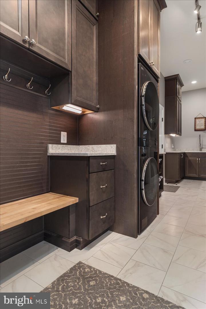 19829 SOMERCOTE LN, LEESBURG, Virginia 20175, 4 Bedrooms Bedrooms, ,4 BathroomsBathrooms,Residential,For sale,19829 SOMERCOTE LN,VALO2112418 MLS # VALO2112418