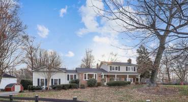 3414 VALEWOOD DR, OAKTON, Virginia 22124, 3 Bedrooms Bedrooms, ,2 BathroomsBathrooms,Residential,For sale,3414 VALEWOOD DR,VAFX2282296 MLS # VAFX2282296