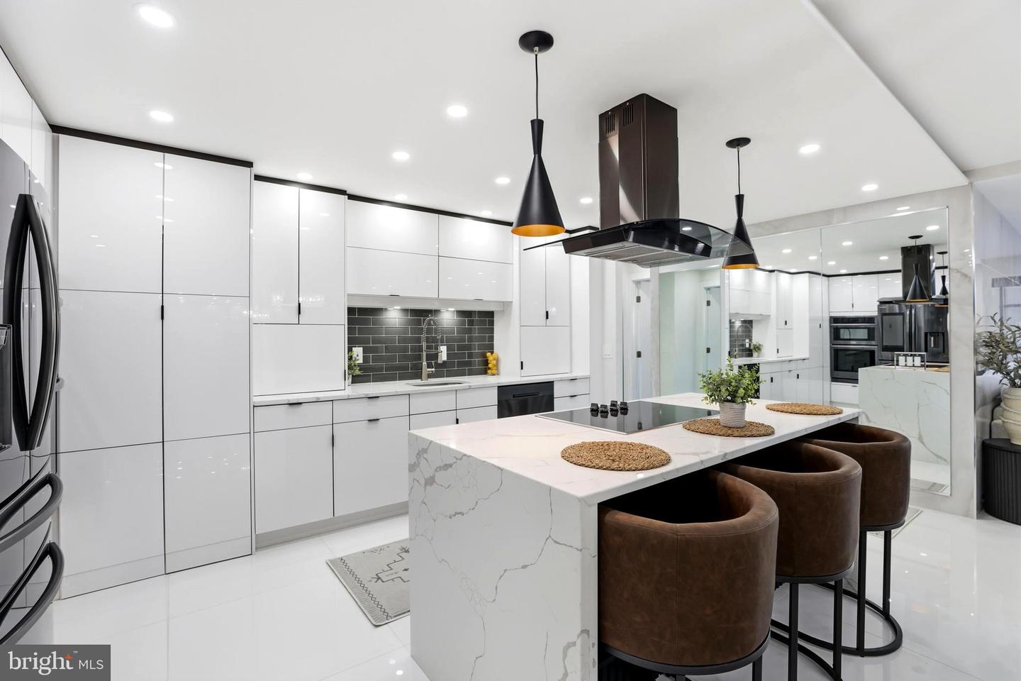 6101 EDSALL RD #1004, ALEXANDRIA, Virginia 22304, 2 Bedrooms Bedrooms, ,2 BathroomsBathrooms,Residential,For sale,6101 EDSALL RD #1004,VAAX2052508 MLS # VAAX2052508