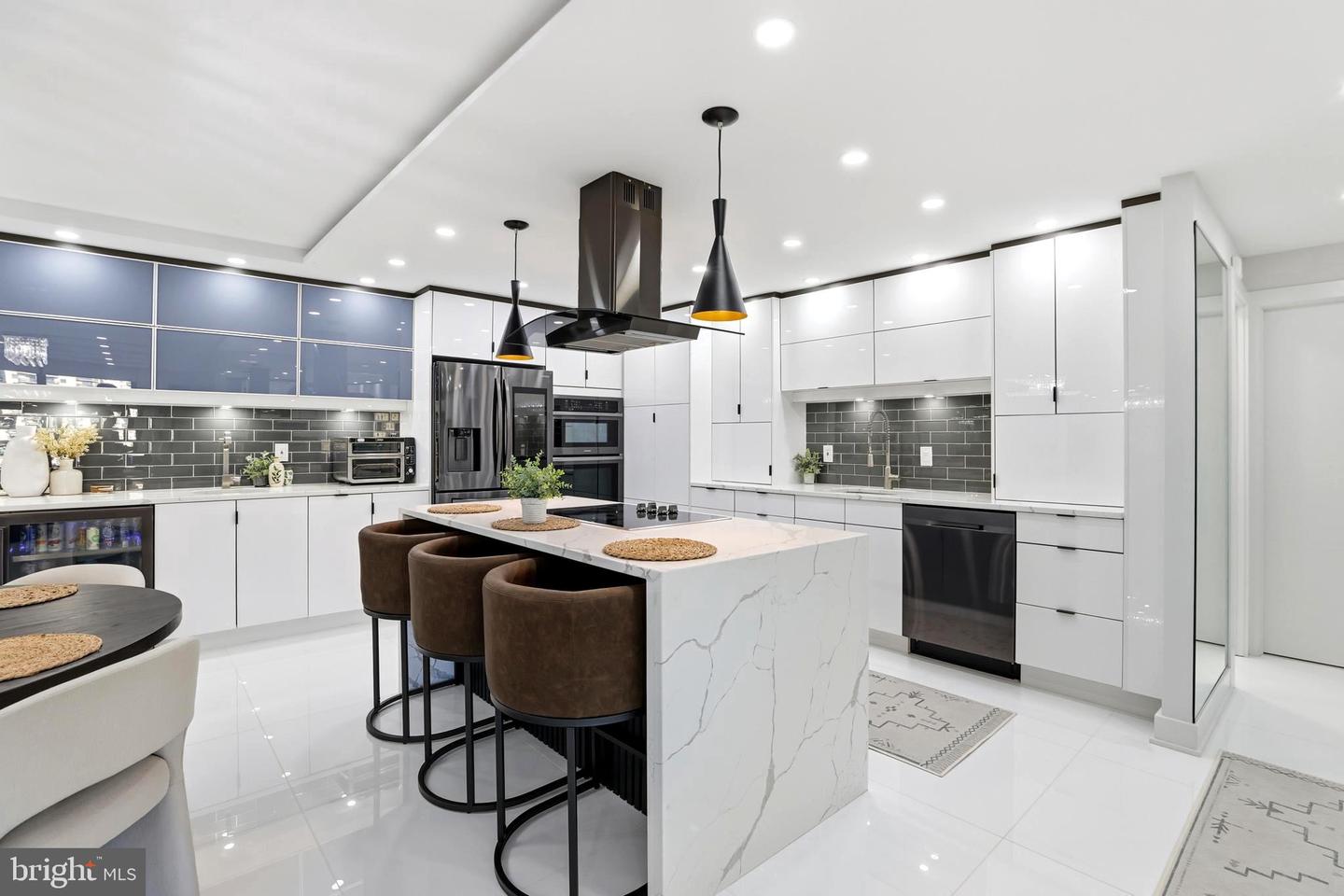 6101 EDSALL RD #1004, ALEXANDRIA, Virginia 22304, 2 Bedrooms Bedrooms, ,2 BathroomsBathrooms,Residential,For sale,6101 EDSALL RD #1004,VAAX2052508 MLS # VAAX2052508