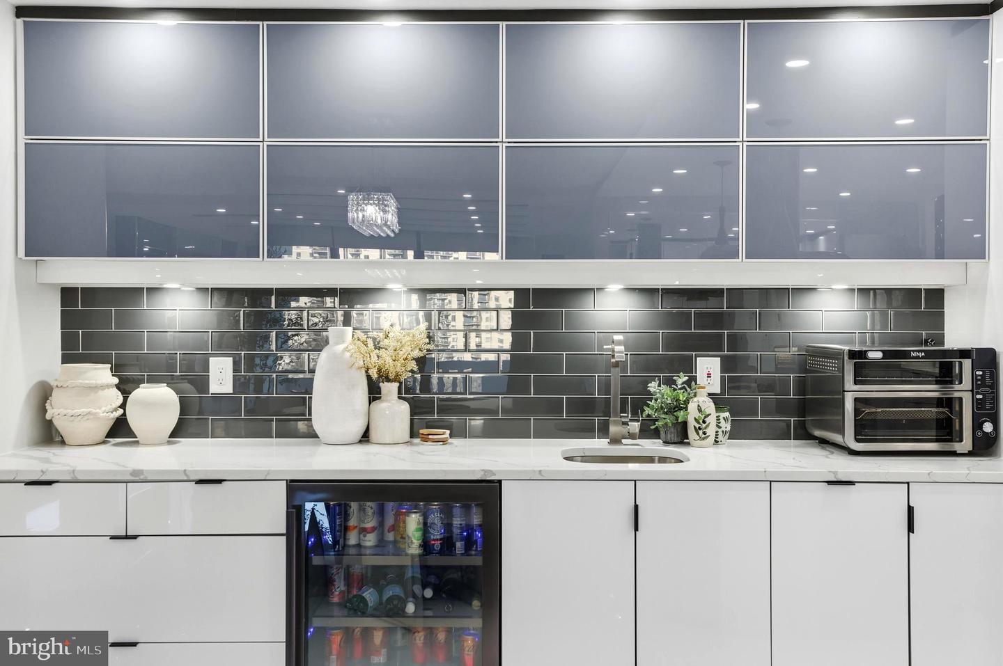 6101 EDSALL RD #1004, ALEXANDRIA, Virginia 22304, 2 Bedrooms Bedrooms, ,2 BathroomsBathrooms,Residential,For sale,6101 EDSALL RD #1004,VAAX2052508 MLS # VAAX2052508