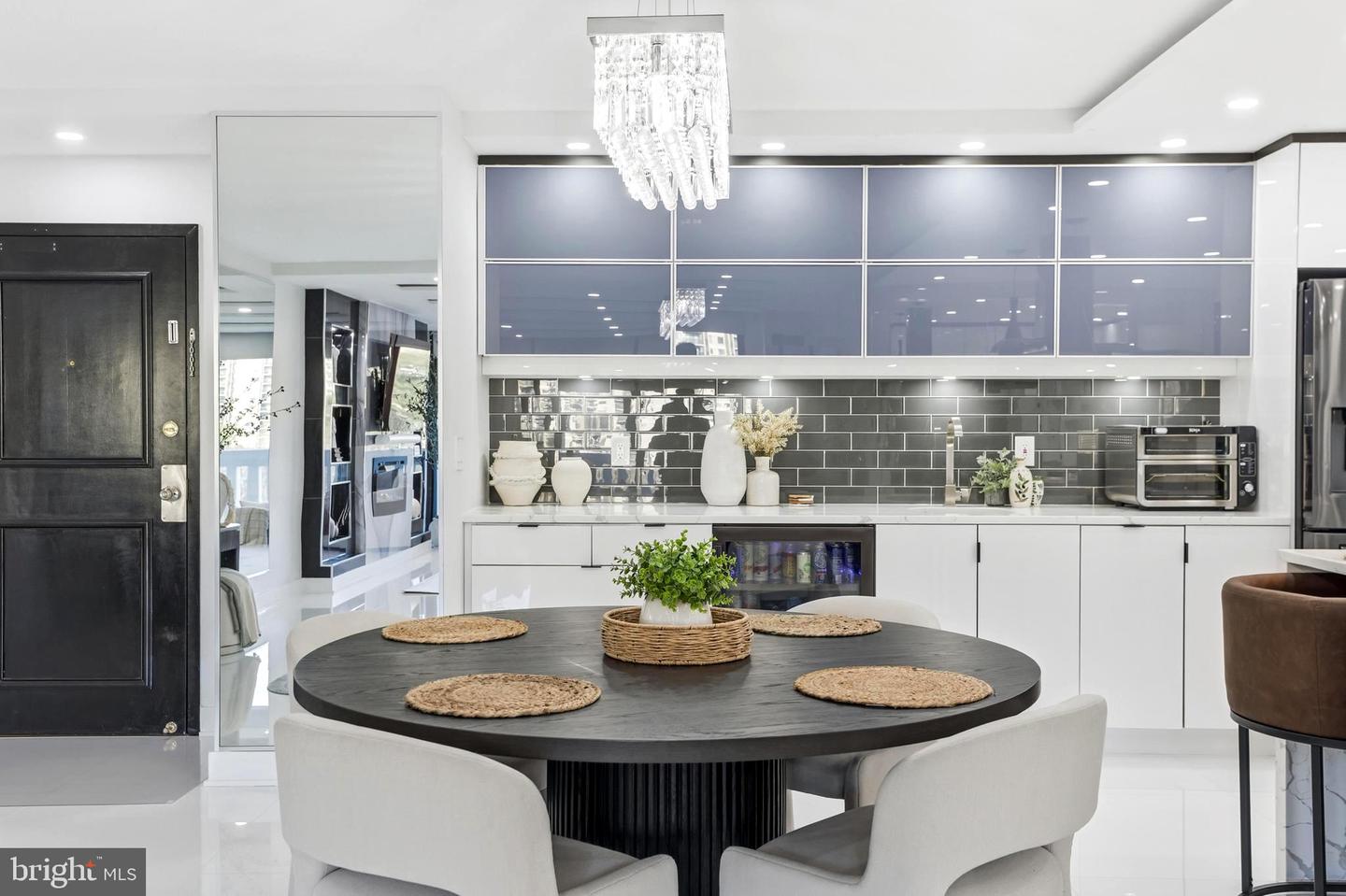 6101 EDSALL RD #1004, ALEXANDRIA, Virginia 22304, 2 Bedrooms Bedrooms, ,2 BathroomsBathrooms,Residential,For sale,6101 EDSALL RD #1004,VAAX2052508 MLS # VAAX2052508