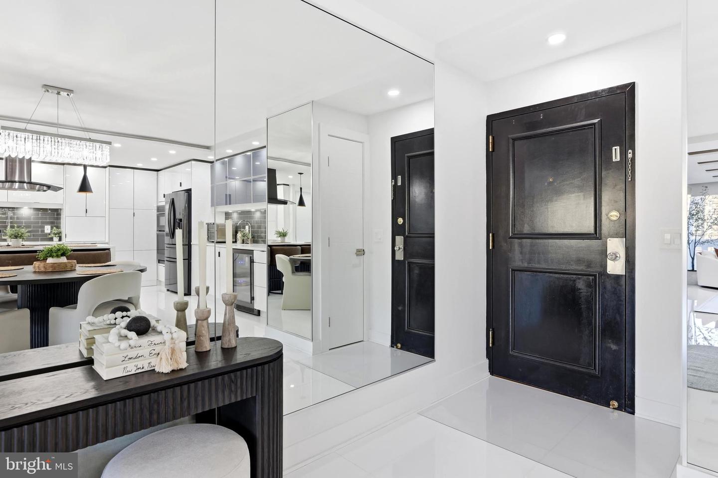 6101 EDSALL RD #1004, ALEXANDRIA, Virginia 22304, 2 Bedrooms Bedrooms, ,2 BathroomsBathrooms,Residential,For sale,6101 EDSALL RD #1004,VAAX2052508 MLS # VAAX2052508