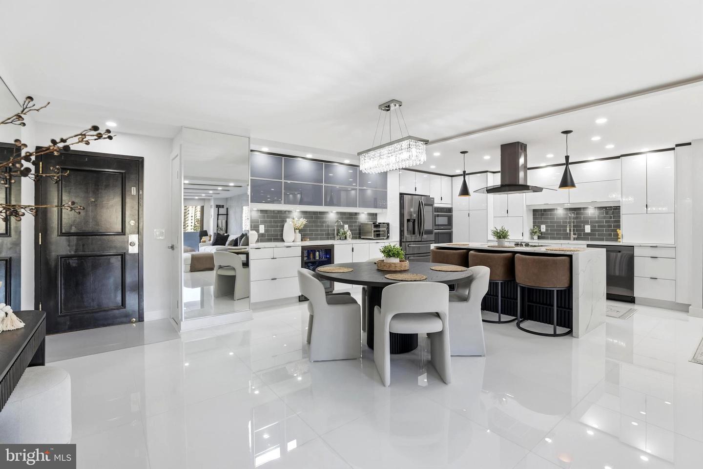 6101 EDSALL RD #1004, ALEXANDRIA, Virginia 22304, 2 Bedrooms Bedrooms, ,2 BathroomsBathrooms,Residential,For sale,6101 EDSALL RD #1004,VAAX2052508 MLS # VAAX2052508