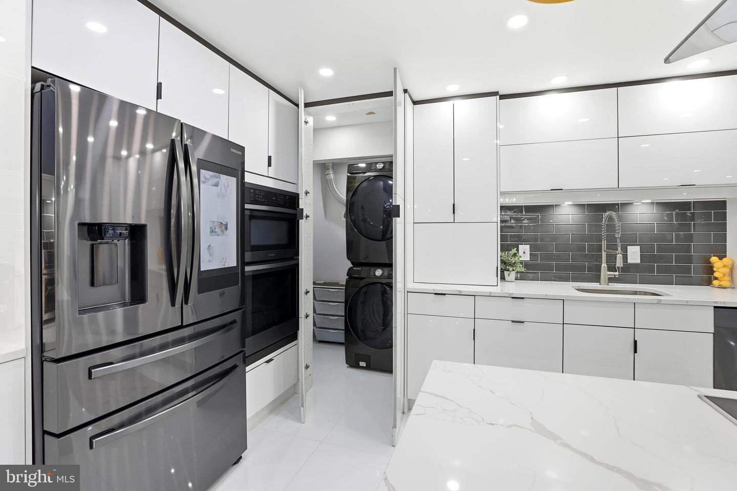 6101 EDSALL RD #1004, ALEXANDRIA, Virginia 22304, 2 Bedrooms Bedrooms, ,2 BathroomsBathrooms,Residential,For sale,6101 EDSALL RD #1004,VAAX2052508 MLS # VAAX2052508