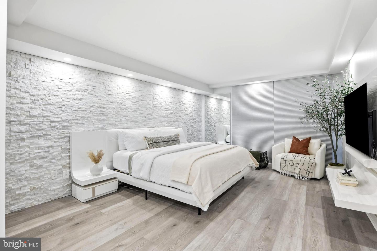 6101 EDSALL RD #1004, ALEXANDRIA, Virginia 22304, 2 Bedrooms Bedrooms, ,2 BathroomsBathrooms,Residential,For sale,6101 EDSALL RD #1004,VAAX2052508 MLS # VAAX2052508