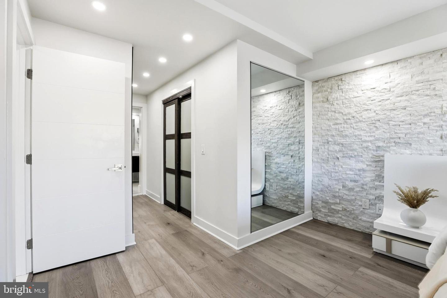 6101 EDSALL RD #1004, ALEXANDRIA, Virginia 22304, 2 Bedrooms Bedrooms, ,2 BathroomsBathrooms,Residential,For sale,6101 EDSALL RD #1004,VAAX2052508 MLS # VAAX2052508