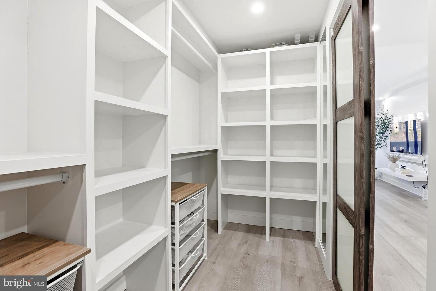 6101 EDSALL RD #1004, ALEXANDRIA, Virginia 22304, 2 Bedrooms Bedrooms, ,2 BathroomsBathrooms,Residential,For sale,6101 EDSALL RD #1004,VAAX2052508 MLS # VAAX2052508