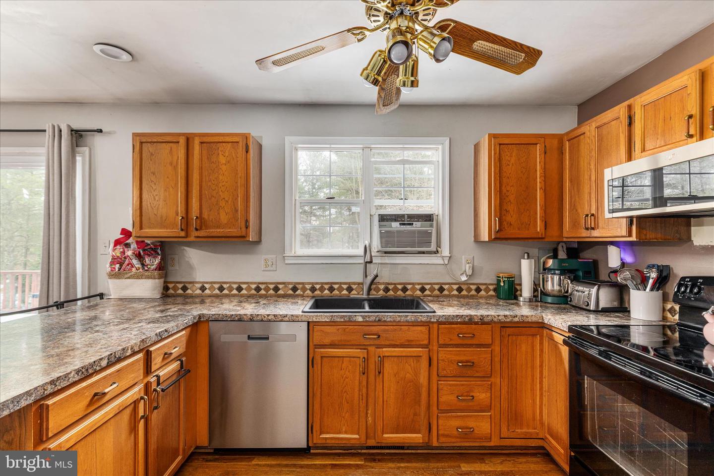 43301 SPINKS FERRY RD, LEESBURG, Virginia 20176, 2 Bedrooms Bedrooms, ,2 BathroomsBathrooms,Residential,For sale,43301 SPINKS FERRY RD,VALO2112342 MLS # VALO2112342