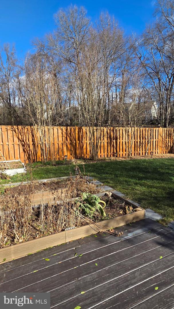 7114 WESTFIELD CT, ALEXANDRIA, Virginia 22306, 2 Bedrooms Bedrooms, ,2 BathroomsBathrooms,Residential,For sale,7114 WESTFIELD CT,VAFX2283054 MLS # VAFX2283054