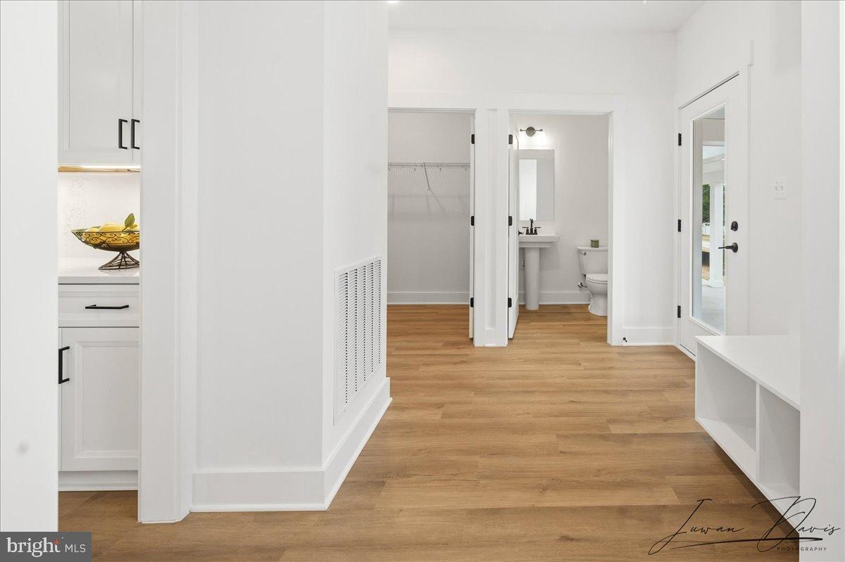 39762 RIVERS EDGE LN, LOVETTSVILLE, Virginia 20180, 5 Bedrooms Bedrooms, 22 Rooms Rooms,4 BathroomsBathrooms,Residential,For sale,39762 RIVERS EDGE LN,VALO2112596 MLS # VALO2112596 39762 RIVERS EDGE LN, LOVETTSVILLE, Virginia 20180, 5 Bedrooms Bedrooms, 22 Rooms Rooms,4 BathroomsBathrooms,Residential,For sale,39762 RIVERS EDGE LN,VALO2112596 MLS # VALO2112596