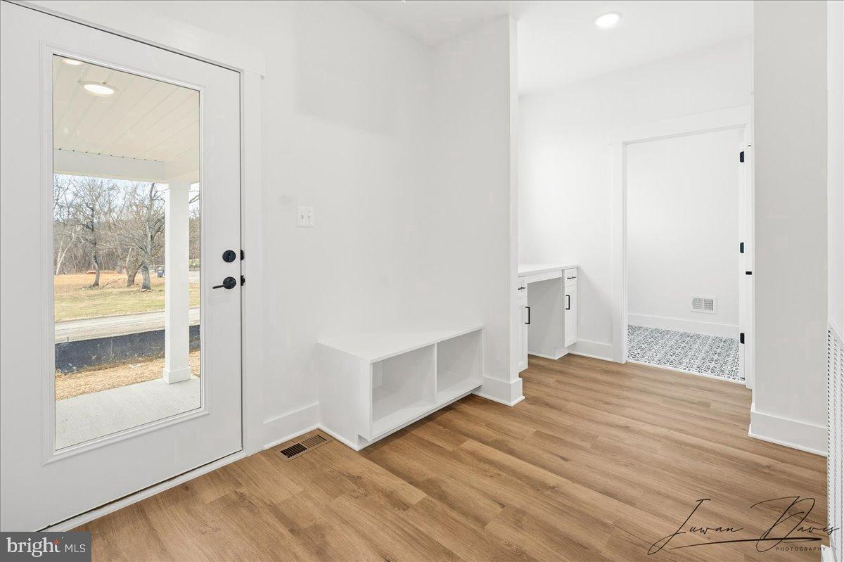 39762 RIVERS EDGE LN, LOVETTSVILLE, Virginia 20180, 5 Bedrooms Bedrooms, 22 Rooms Rooms,4 BathroomsBathrooms,Residential,For sale,39762 RIVERS EDGE LN,VALO2112596 MLS # VALO2112596 39762 RIVERS EDGE LN, LOVETTSVILLE, Virginia 20180, 5 Bedrooms Bedrooms, 22 Rooms Rooms,4 BathroomsBathrooms,Residential,For sale,39762 RIVERS EDGE LN,VALO2112596 MLS # VALO2112596