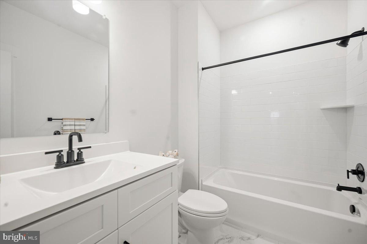 39762 RIVERS EDGE LN, LOVETTSVILLE, Virginia 20180, 5 Bedrooms Bedrooms, 22 Rooms Rooms,4 BathroomsBathrooms,Residential,For sale,39762 RIVERS EDGE LN,VALO2112596 MLS # VALO2112596 39762 RIVERS EDGE LN, LOVETTSVILLE, Virginia 20180, 5 Bedrooms Bedrooms, 22 Rooms Rooms,4 BathroomsBathrooms,Residential,For sale,39762 RIVERS EDGE LN,VALO2112596 MLS # VALO2112596