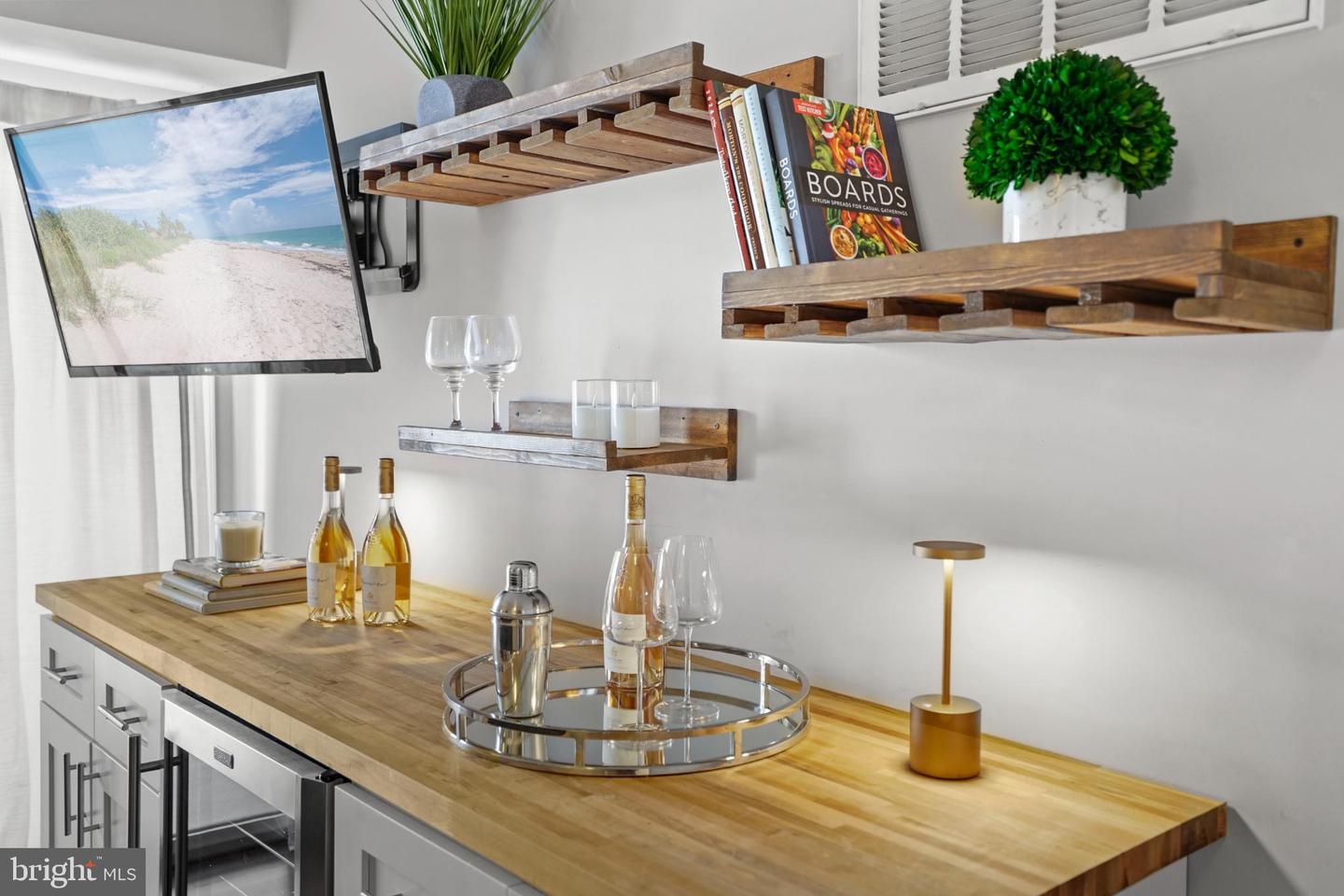 5087 DONOVAN DR, ALEXANDRIA, Virginia 22304, 2 Bedrooms Bedrooms, 5 Rooms Rooms,2 BathroomsBathrooms,Residential,For sale,5087 DONOVAN DR,VAAX2052612 MLS # VAAX2052612 5087 DONOVAN DR, ALEXANDRIA, Virginia 22304, 2 Bedrooms Bedrooms, 5 Rooms Rooms,2 BathroomsBathrooms,Residential,For sale,5087 DONOVAN DR,VAAX2052612 MLS # VAAX2052612