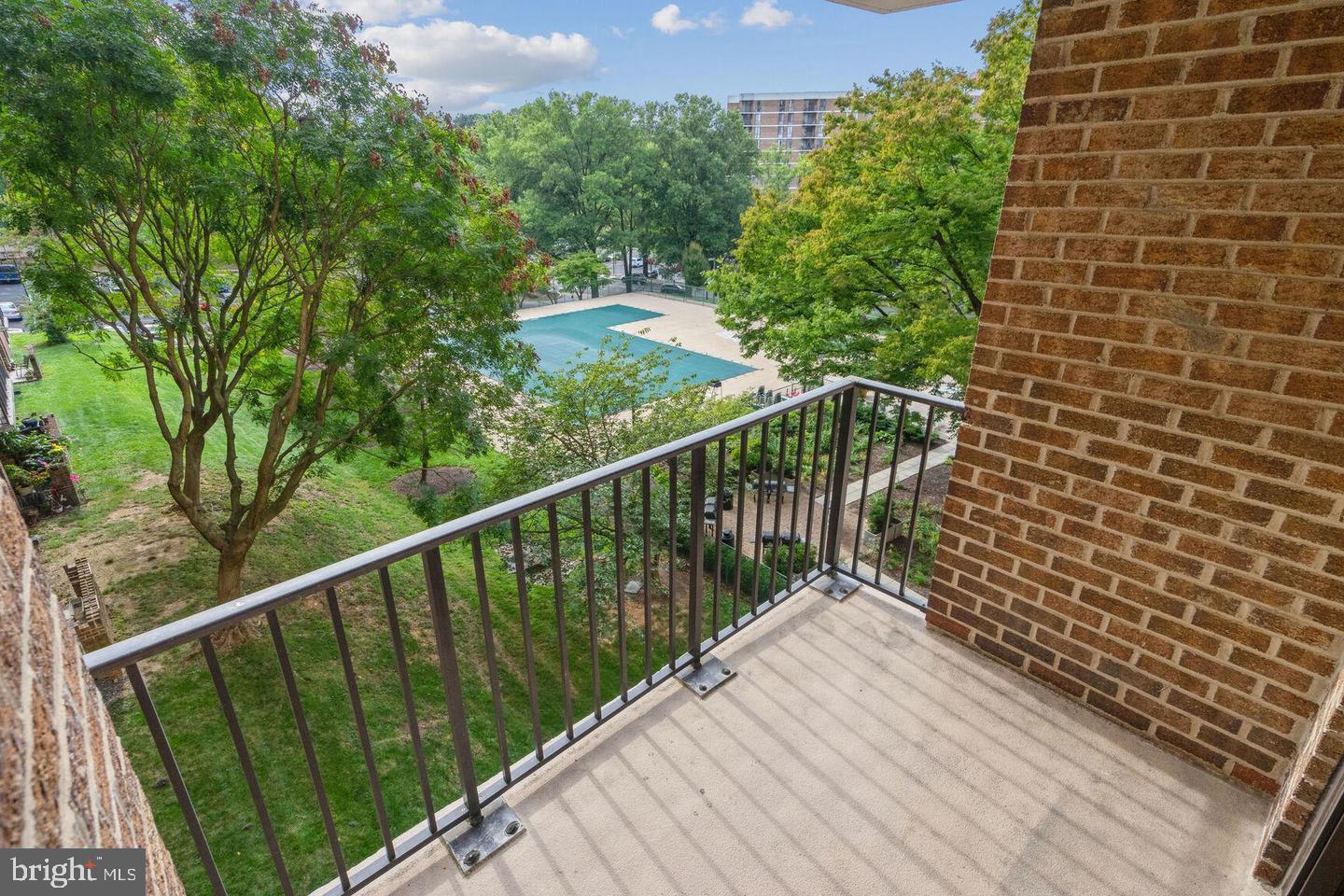 2311 PIMMIT DR #401, FALLS CHURCH, Virginia 22043, 2 Bedrooms Bedrooms, ,2 BathroomsBathrooms,Residential,For sale,2311 PIMMIT DR #401,VAFX2283242 MLS # VAFX2283242