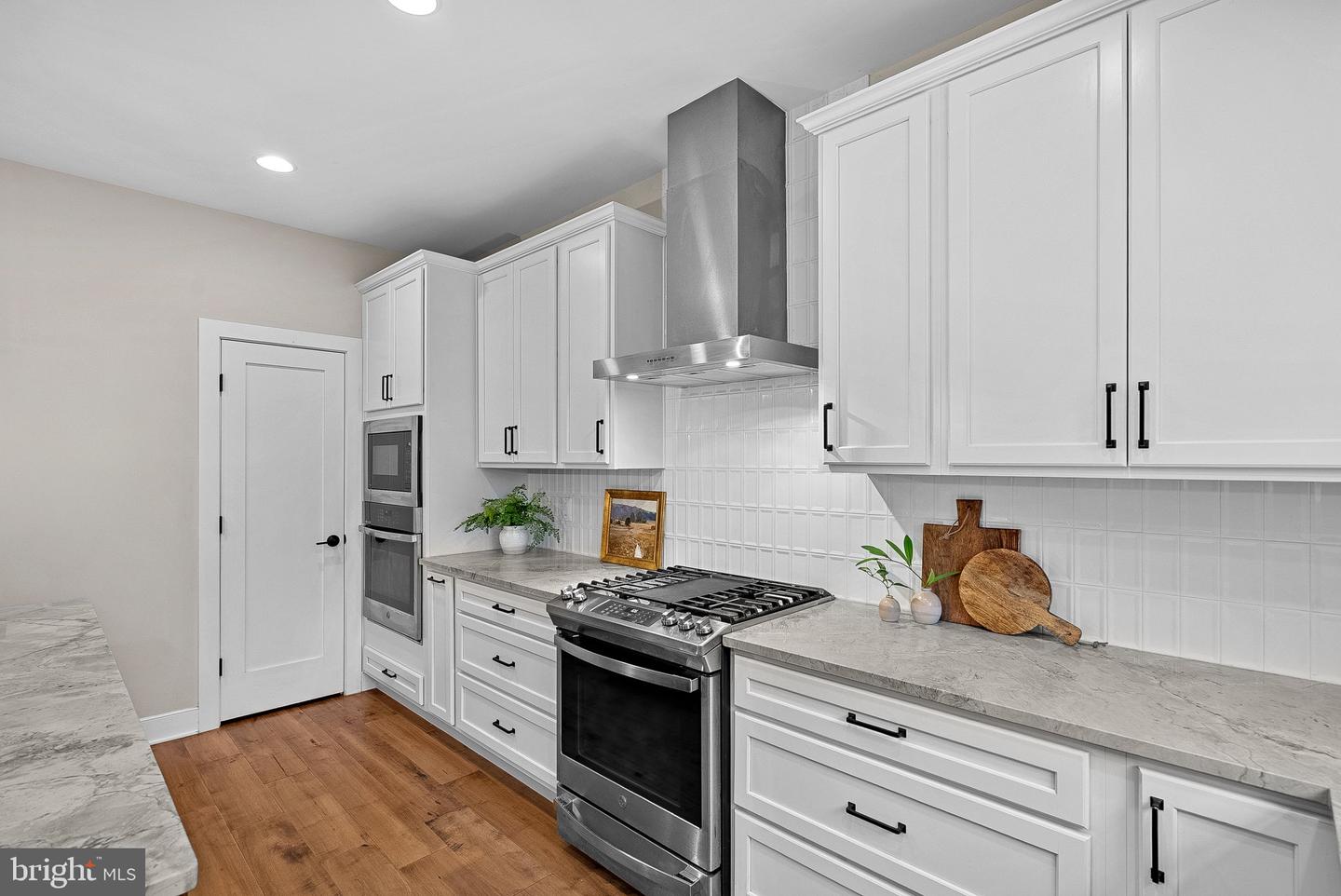 35611 HAMLET CT, ROUND HILL, Virginia 20141, 5 Bedrooms Bedrooms, ,4 BathroomsBathrooms,Residential,For sale,35611 HAMLET CT,VALO2112968 MLS # VALO2112968