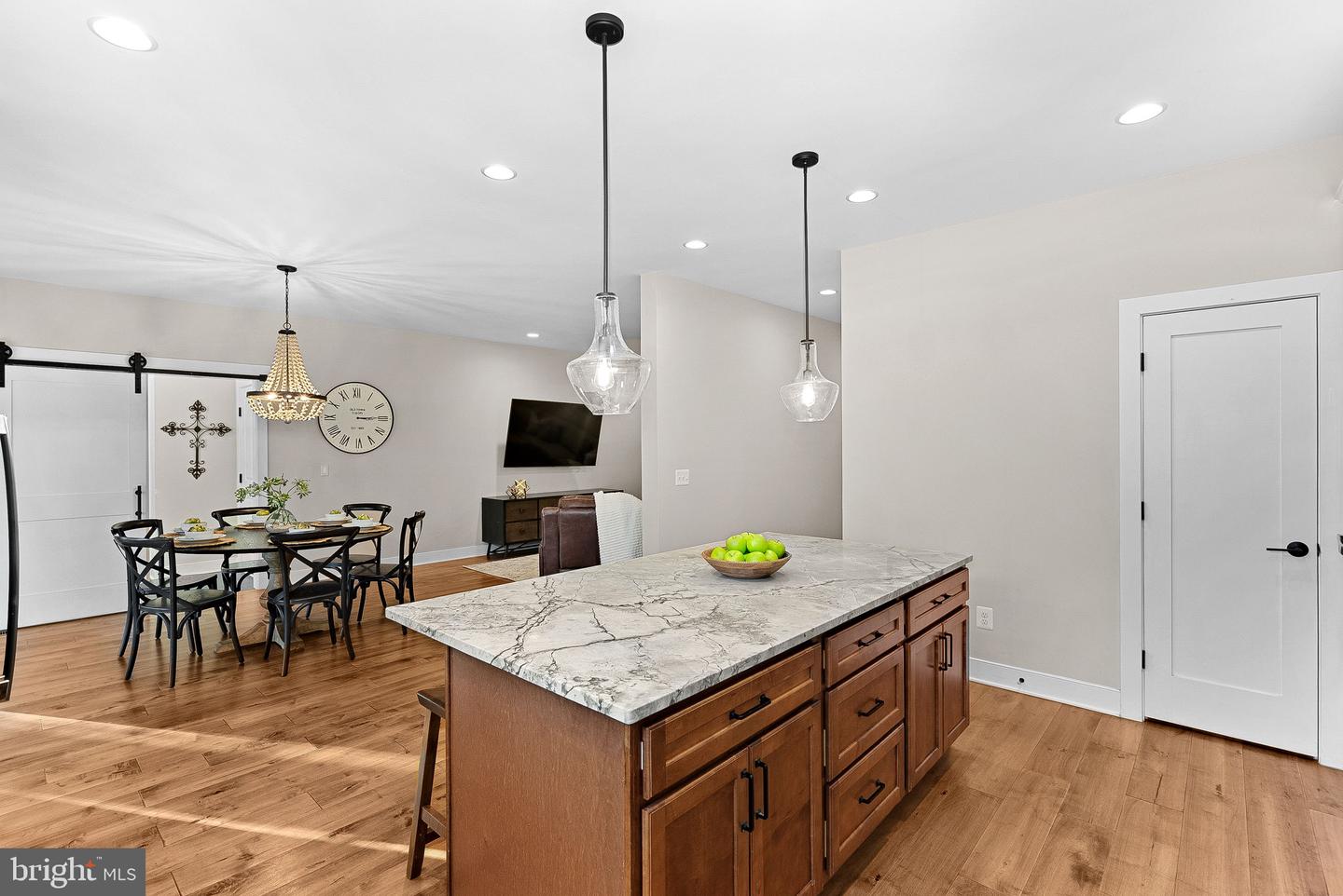 35611 HAMLET CT, ROUND HILL, Virginia 20141, 5 Bedrooms Bedrooms, ,4 BathroomsBathrooms,Residential,For sale,35611 HAMLET CT,VALO2112968 MLS # VALO2112968