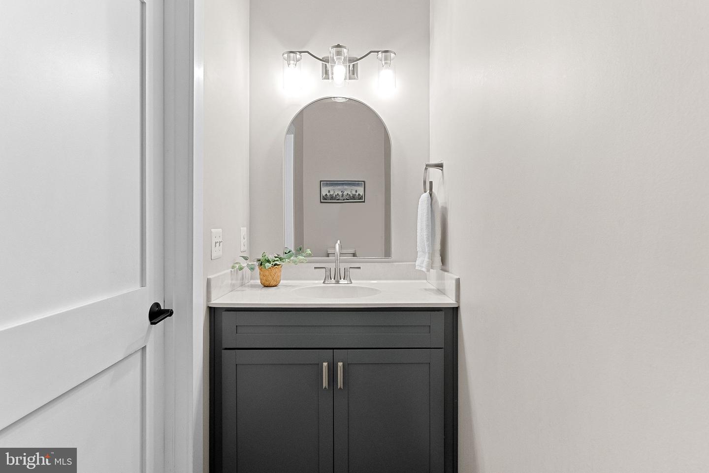 35611 HAMLET CT, ROUND HILL, Virginia 20141, 5 Bedrooms Bedrooms, ,4 BathroomsBathrooms,Residential,For sale,35611 HAMLET CT,VALO2112968 MLS # VALO2112968