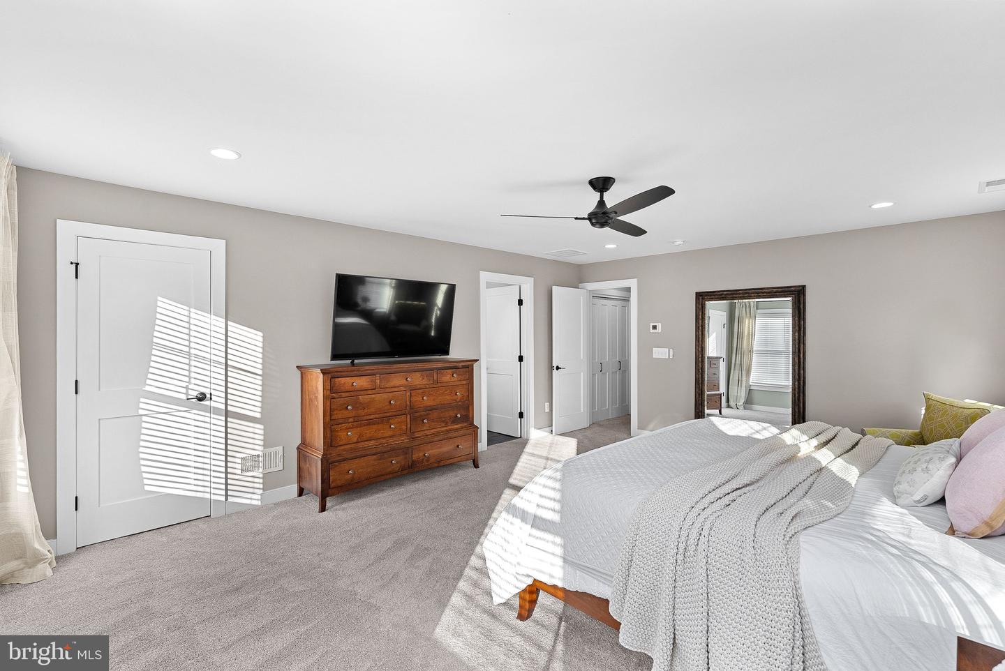 35611 HAMLET CT, ROUND HILL, Virginia 20141, 5 Bedrooms Bedrooms, ,4 BathroomsBathrooms,Residential,For sale,35611 HAMLET CT,VALO2112968 MLS # VALO2112968