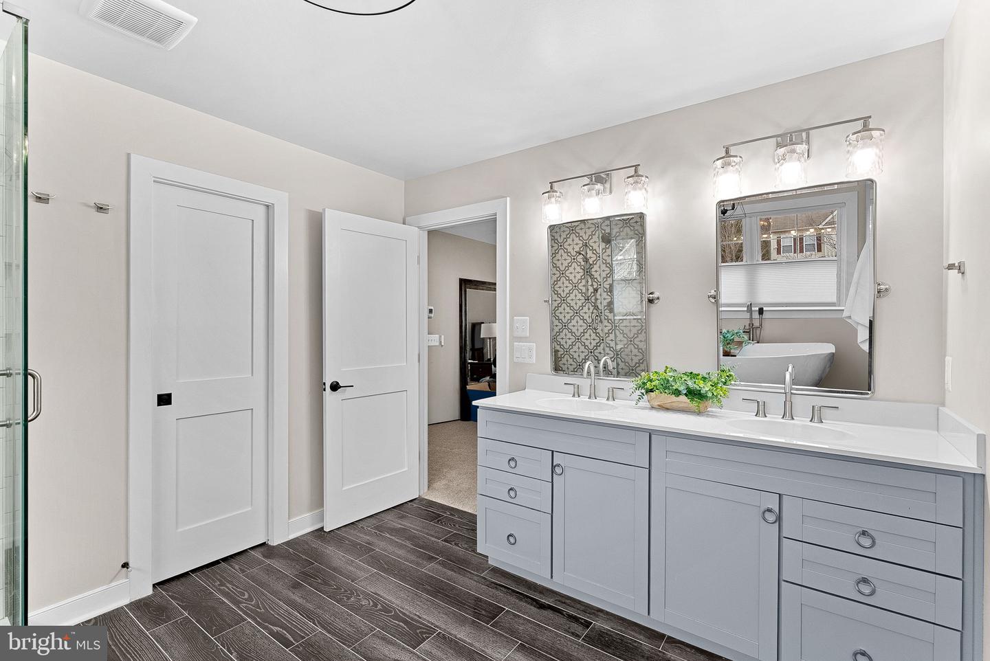 35611 HAMLET CT, ROUND HILL, Virginia 20141, 5 Bedrooms Bedrooms, ,4 BathroomsBathrooms,Residential,For sale,35611 HAMLET CT,VALO2112968 MLS # VALO2112968