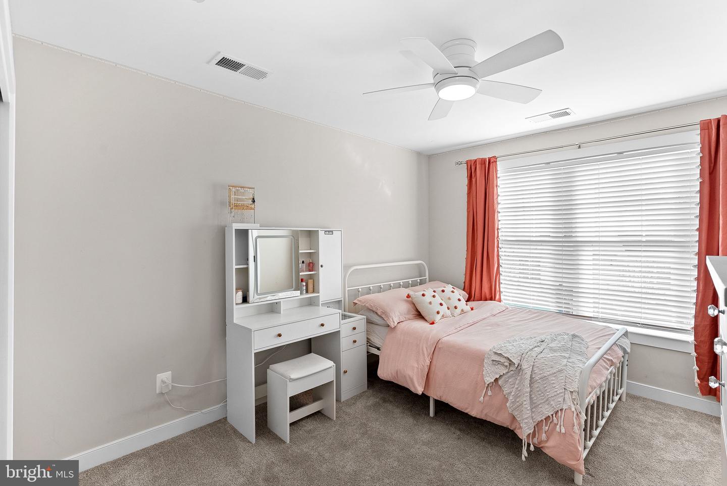 35611 HAMLET CT, ROUND HILL, Virginia 20141, 5 Bedrooms Bedrooms, ,4 BathroomsBathrooms,Residential,For sale,35611 HAMLET CT,VALO2112968 MLS # VALO2112968