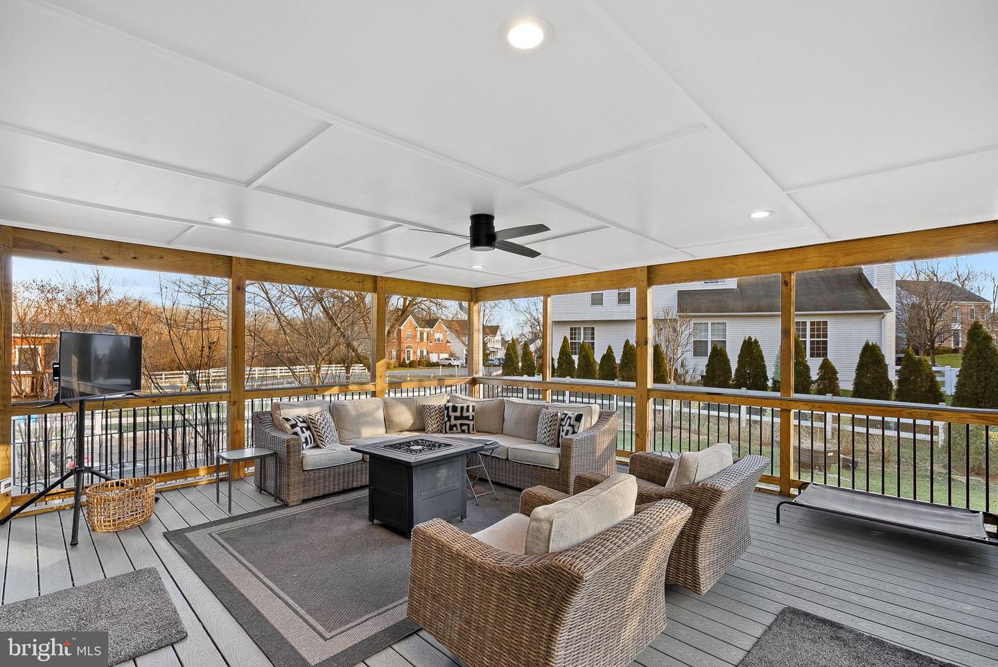 35611 HAMLET CT, ROUND HILL, Virginia 20141, 5 Bedrooms Bedrooms, ,4 BathroomsBathrooms,Residential,For sale,35611 HAMLET CT,VALO2112968 MLS # VALO2112968