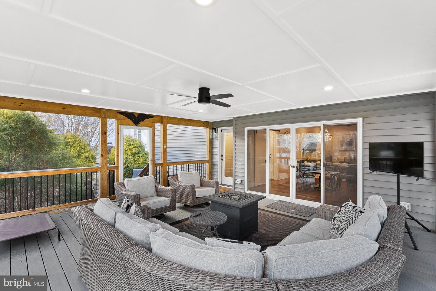 35611 HAMLET CT, ROUND HILL, Virginia 20141, 5 Bedrooms Bedrooms, ,4 BathroomsBathrooms,Residential,For sale,35611 HAMLET CT,VALO2112968 MLS # VALO2112968