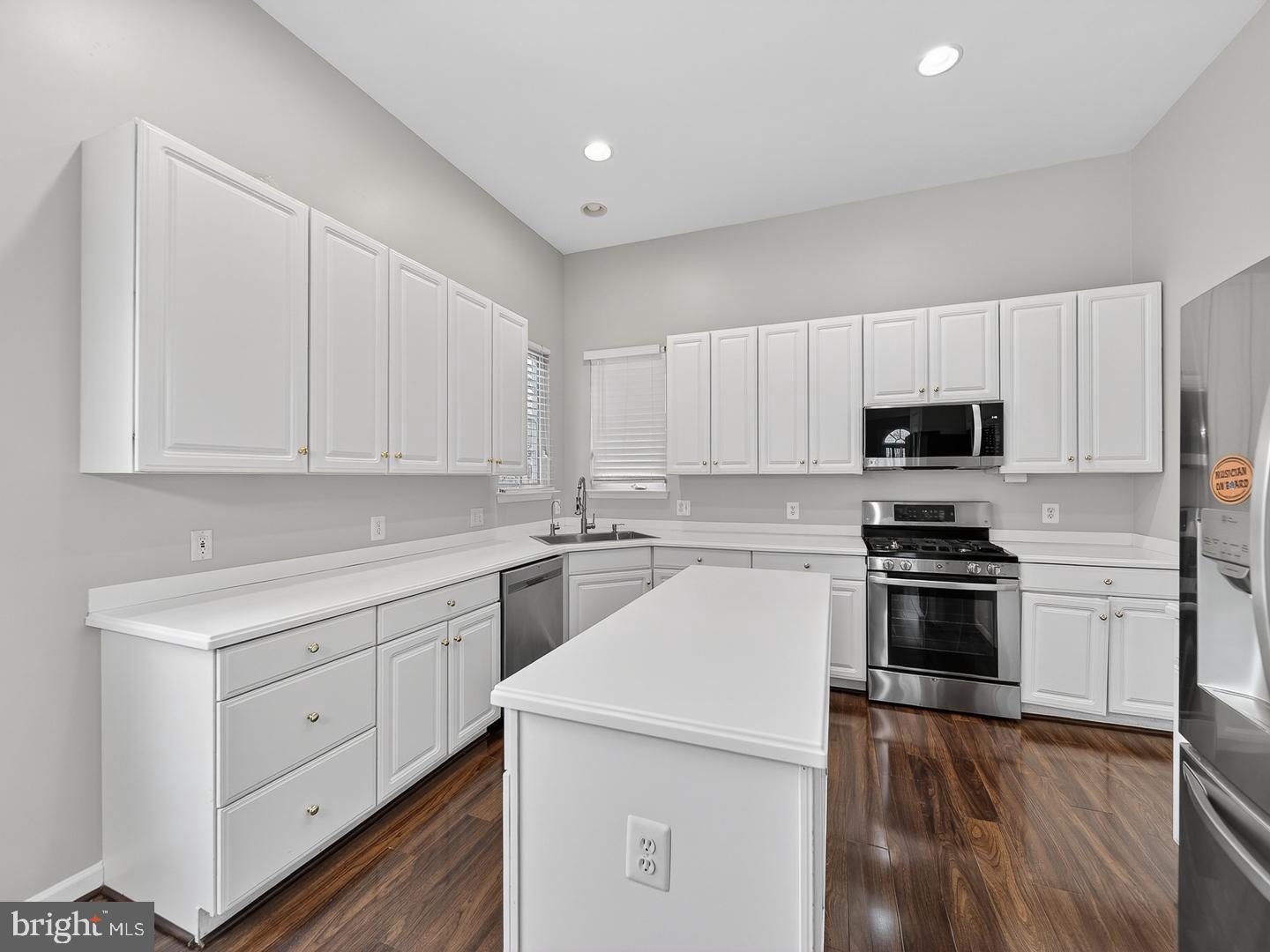 12590 GARRY GLEN DR, BRISTOW, Virginia 20136, 4 Bedrooms Bedrooms, 13 Rooms Rooms,3 BathroomsBathrooms,Residential,For sale,12590 GARRY GLEN DR,VAPW2109530 MLS # VAPW2109530