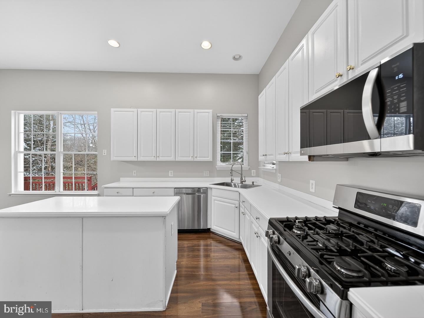 12590 GARRY GLEN DR, BRISTOW, Virginia 20136, 4 Bedrooms Bedrooms, 13 Rooms Rooms,3 BathroomsBathrooms,Residential,For sale,12590 GARRY GLEN DR,VAPW2109530 MLS # VAPW2109530