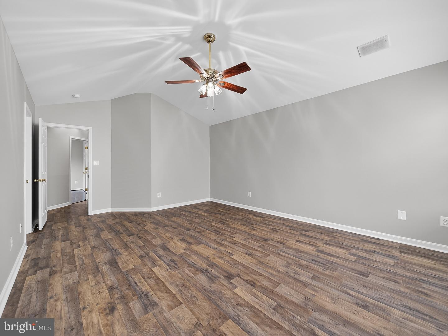 12590 GARRY GLEN DR, BRISTOW, Virginia 20136, 4 Bedrooms Bedrooms, 13 Rooms Rooms,3 BathroomsBathrooms,Residential,For sale,12590 GARRY GLEN DR,VAPW2109530 MLS # VAPW2109530