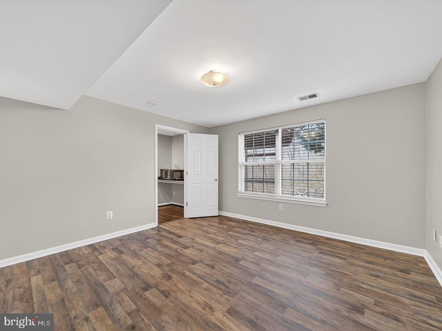 12590 GARRY GLEN DR, BRISTOW, Virginia 20136, 4 Bedrooms Bedrooms, 13 Rooms Rooms,3 BathroomsBathrooms,Residential,For sale,12590 GARRY GLEN DR,VAPW2109530 MLS # VAPW2109530