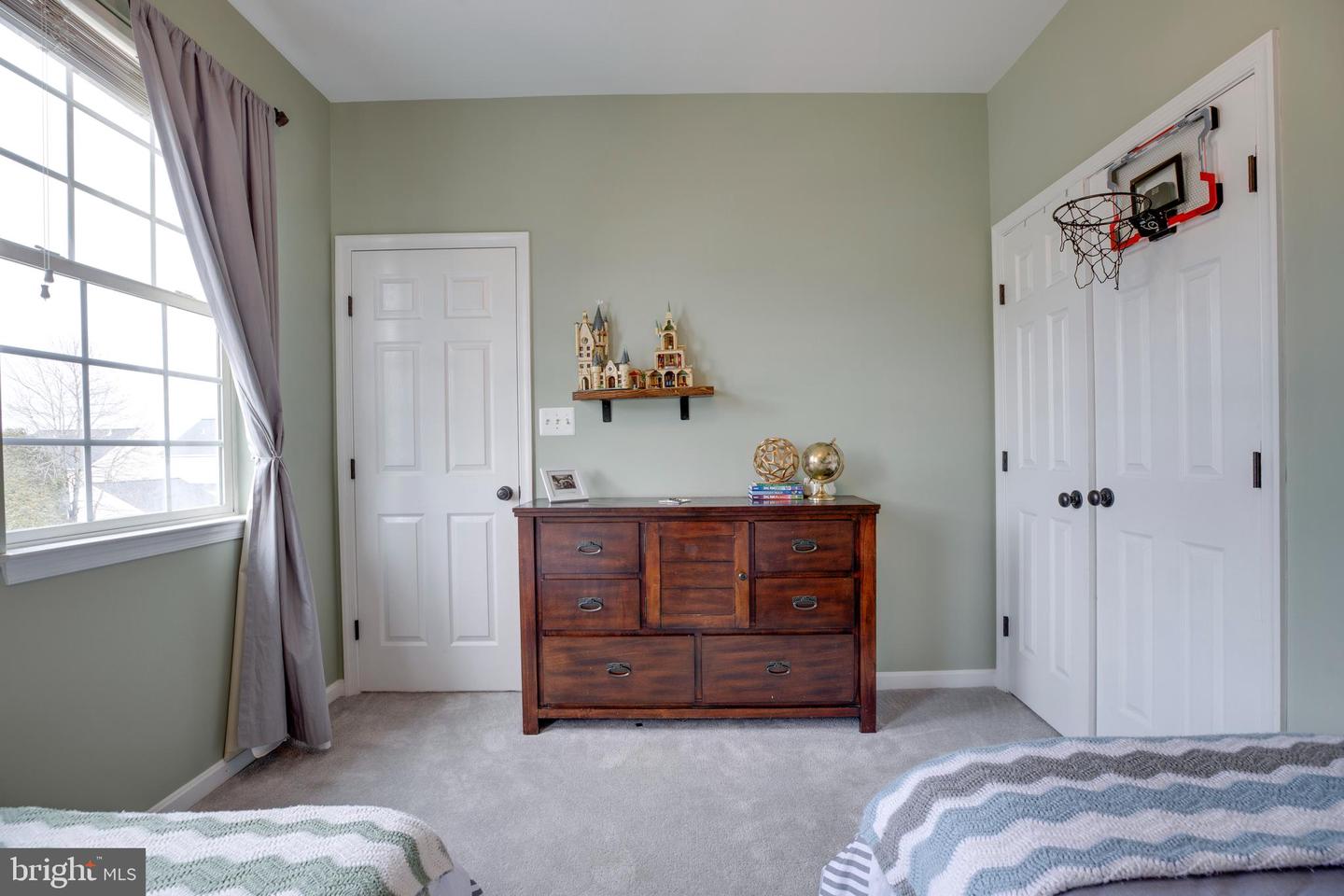 9505 GRADY POND WAY, BRISTOW, Virginia 20136, 4 Bedrooms Bedrooms, 8 Rooms Rooms,2 BathroomsBathrooms,Residential,For sale,9505 GRADY POND WAY,VAPW2109384 MLS # VAPW2109384