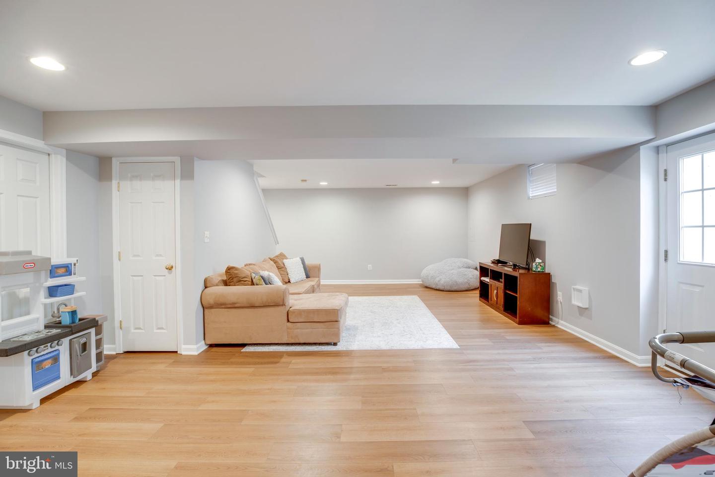 9505 GRADY POND WAY, BRISTOW, Virginia 20136, 4 Bedrooms Bedrooms, 8 Rooms Rooms,2 BathroomsBathrooms,Residential,For sale,9505 GRADY POND WAY,VAPW2109384 MLS # VAPW2109384