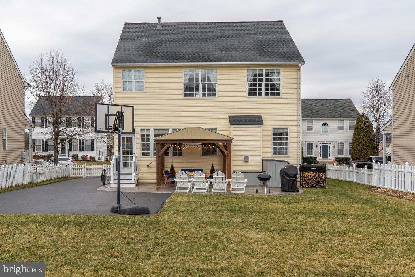 9505 GRADY POND WAY, BRISTOW, Virginia 20136, 4 Bedrooms Bedrooms, 8 Rooms Rooms,2 BathroomsBathrooms,Residential,For sale,9505 GRADY POND WAY,VAPW2109384 MLS # VAPW2109384